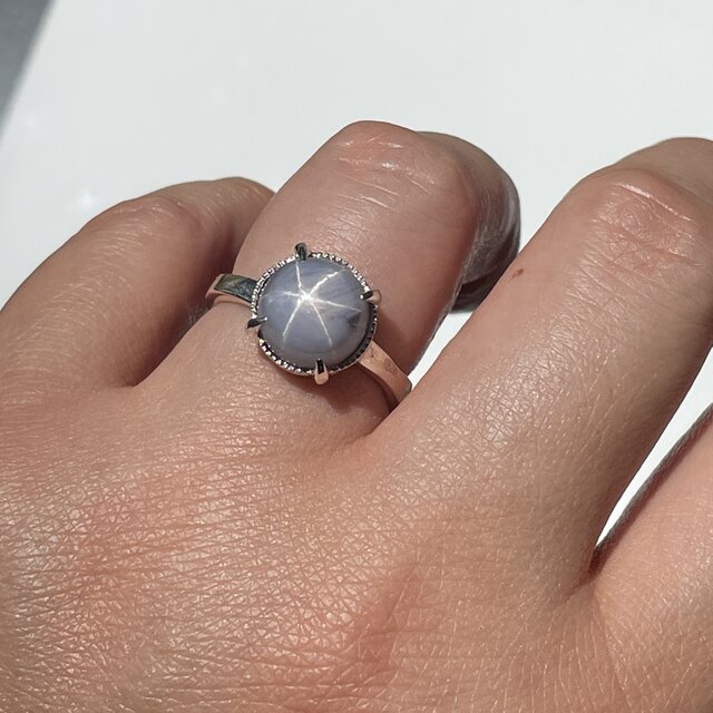 スターサファイア 9.6ct ラウンドカボション ミル爪 シルバーSV925