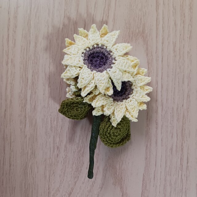 ひまわりコサージュ | iichi 日々の暮らしを心地よくする