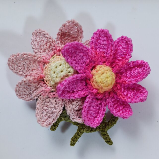 コスモスのコサージュ