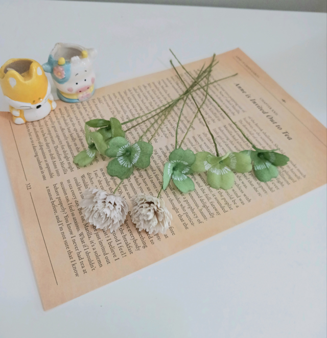 染め布花☆しろつめくさと四つ葉のクローバー　単品