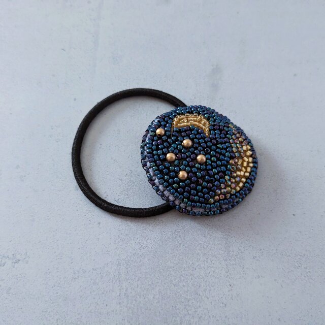 星空のビーズ刺繍ヘアゴム（K1209) | iichi 日々の暮らしを心地よく