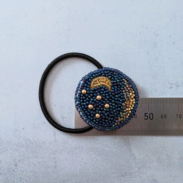 星空のビーズ刺繍ヘアゴム（K1209) | iichi 日々の暮らしを心地よく