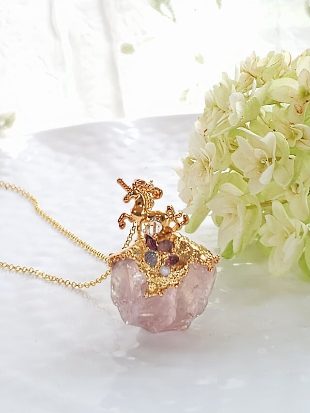 ローズクォーツ原石 ユニコーンネックレス | iichi 日々の暮らしを