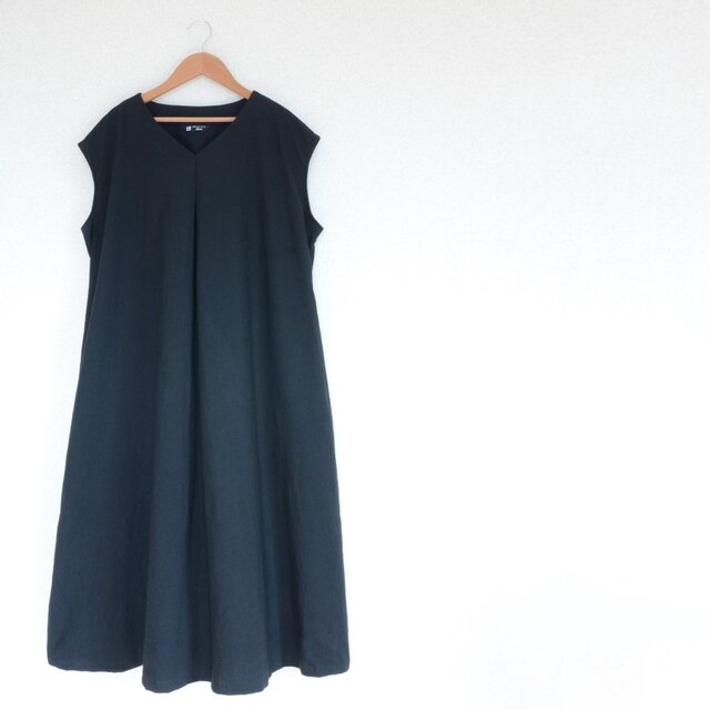 フレンチスリーブのフロントタックワンピース　ブラック　コットン100％