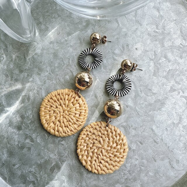 P694-ヴィンテージピアス U.S.A. 1980〜90s Rattan Gold Ball Hoop Hanging