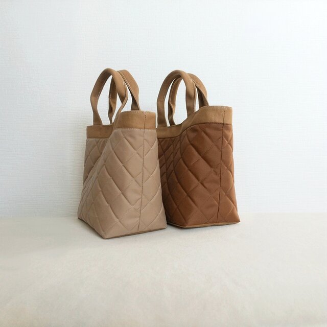 【mugi様専用】ラウンドトートバッグM ナイロンオックスキルト　ブラック N.I.B日本製キルティング ラウンドトートバッグ｜トート｜ニコル公式