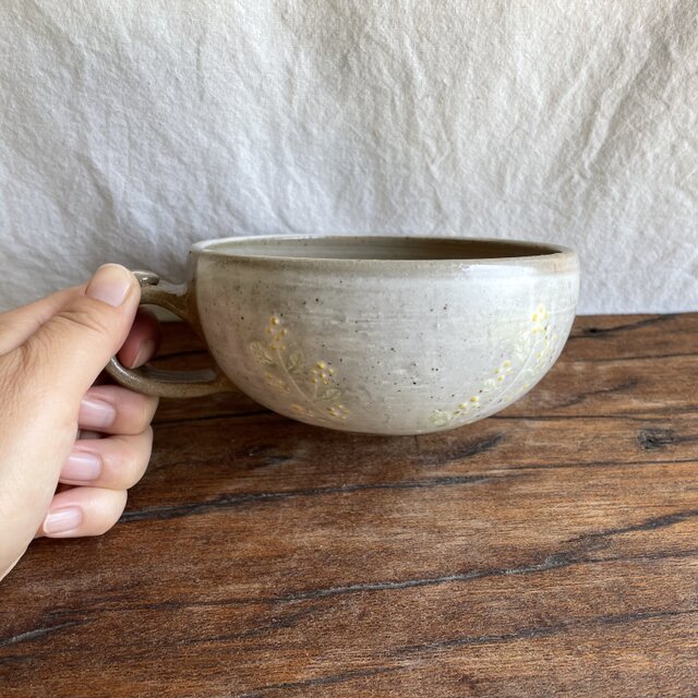 粉引きのスープボウル（ミモザ柄）