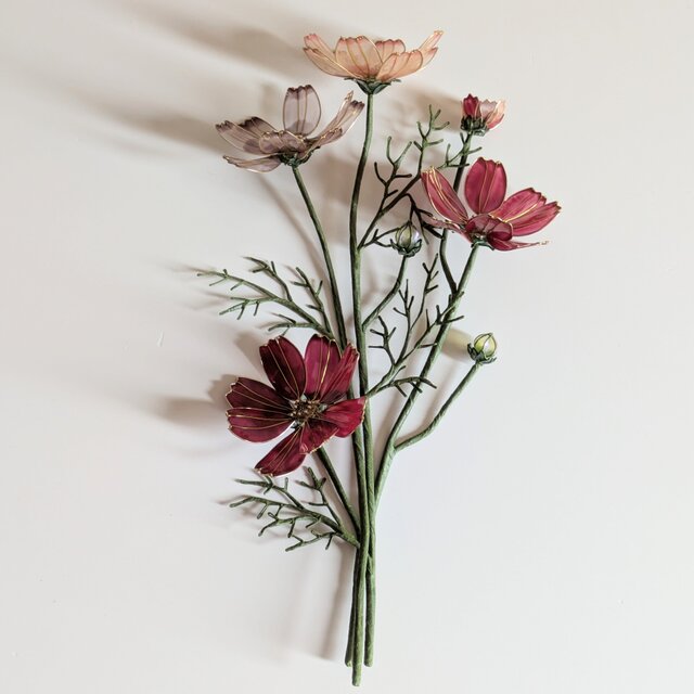 コスモスのインテリアフラワー｜透明感で秋を彩るディップ