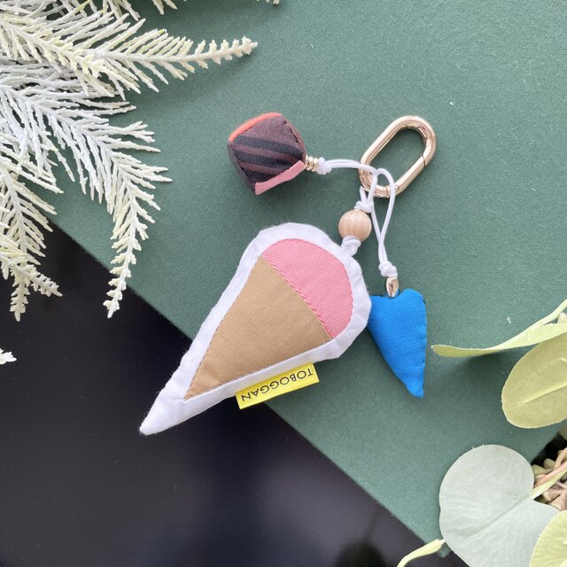 ピースワークチャーム アイス 001 (ピーチ)