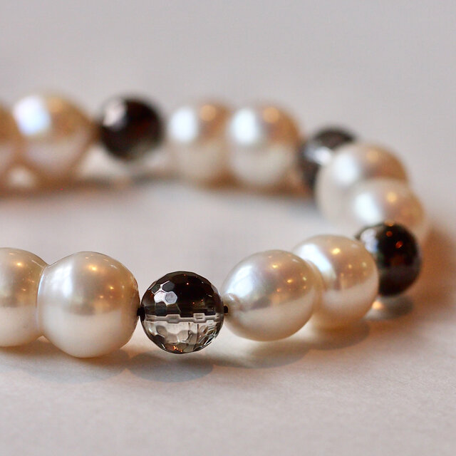 Twin Beauty 池蝶貝パール／ブレスレット