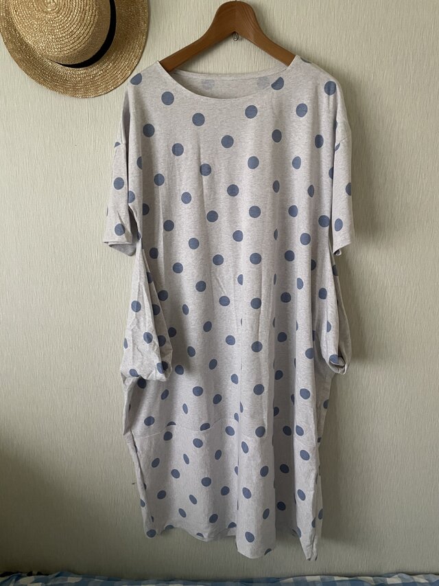 ドットバルーンワンピース　オフ×青Ｍ～Ｌ