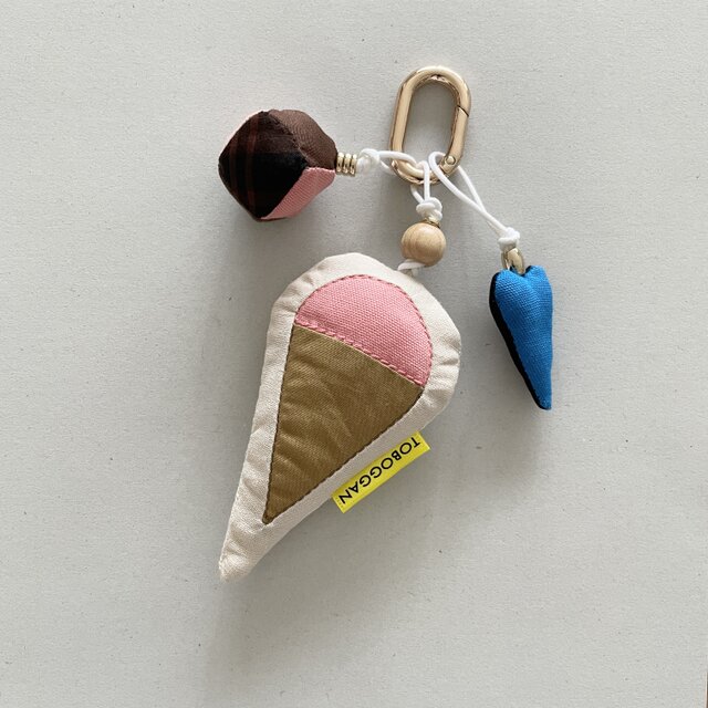 ピースワークチャーム アイス 002 (ピーチ)