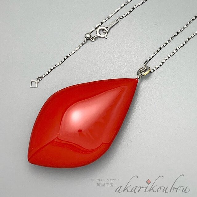 漆ペンダント 赤 菱形 大きいドロップ 朱漆 漆アクセサリー | iichi
