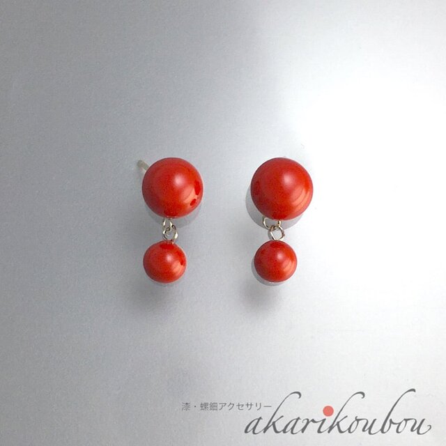 【K18】漆ピアス 赤 丸玉 2個 6mm 4mm 漆アクセサリー