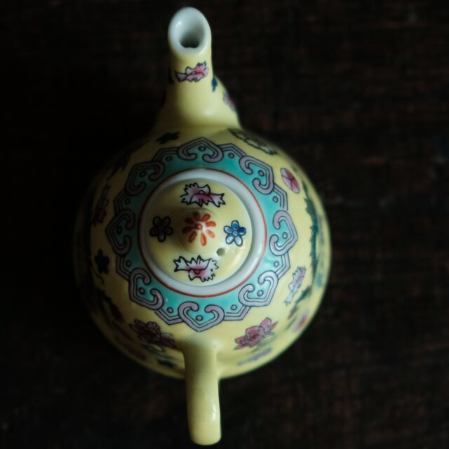 花と龍◇中国景徳鎮 色絵小ぶり急須 茶器 花唐草 チャイナレトロ