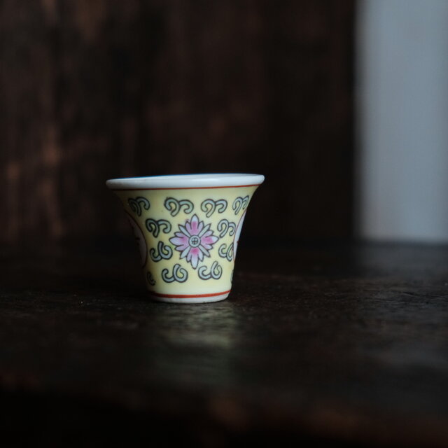 パステル花卉花鳥蓋猪口サイコロ猪口  景徳鎮 陶磁器 装飾品 現代工芸品 置物 パステル花卉花鳥蓋猪口サイコロ猪口 景徳鎮 陶磁器 装飾品 現代工芸品