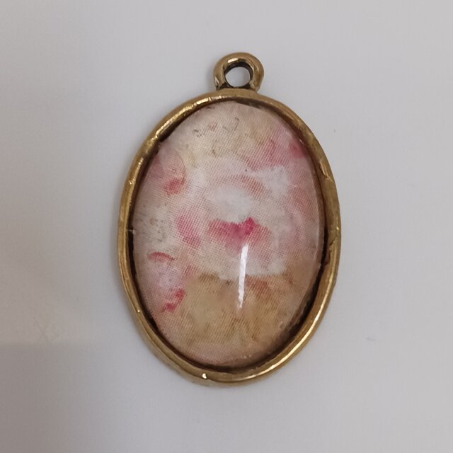 バラ　ペンダントトップ　