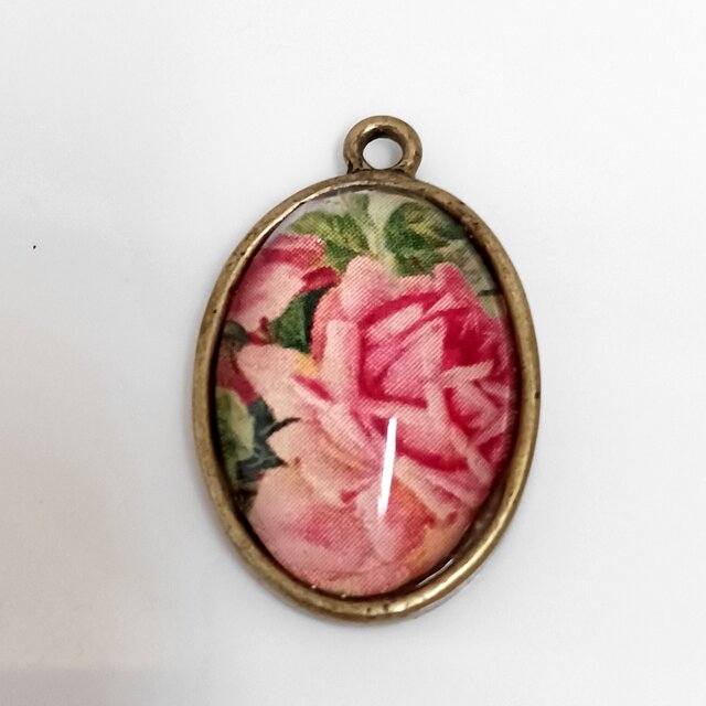 バラ　ペンダントトップ　