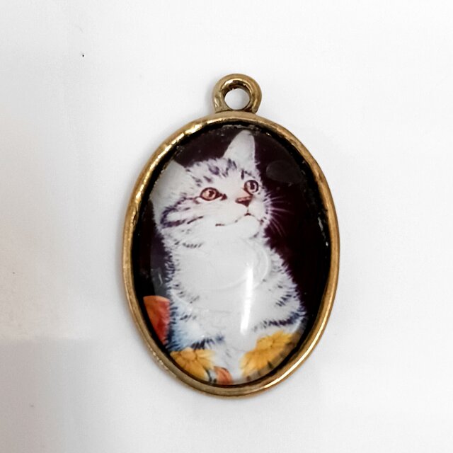 ねこ　ペンダントトップ　