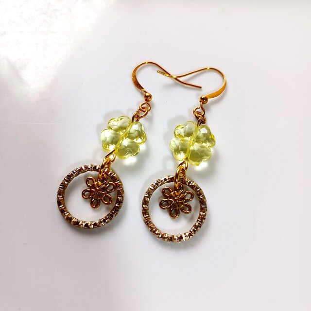 クローバーモチーフピアス