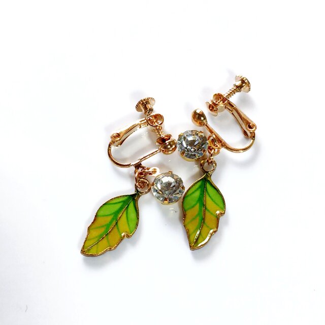 葉っぱイヤリング
