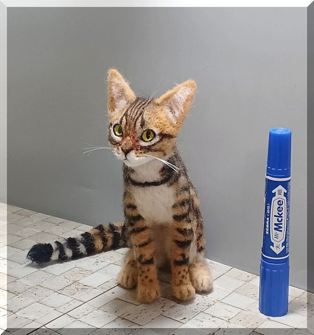 羊毛フェルト 猫 おやすみにゃんこ グレー ＊ 今回は寅が普通に寝ている顔を見て