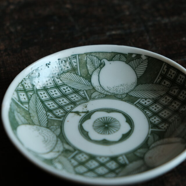 三つの桃◇見込みに桜 印判小皿 骨董・antiques 古道具 古民家 丁寧な