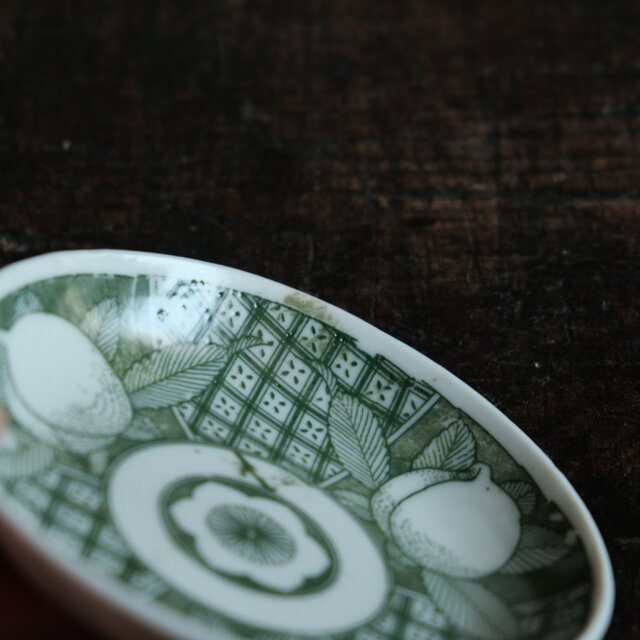 三つの桃◇見込みに桜 印判小皿 骨董・antiques 古道具 古民家 丁寧な