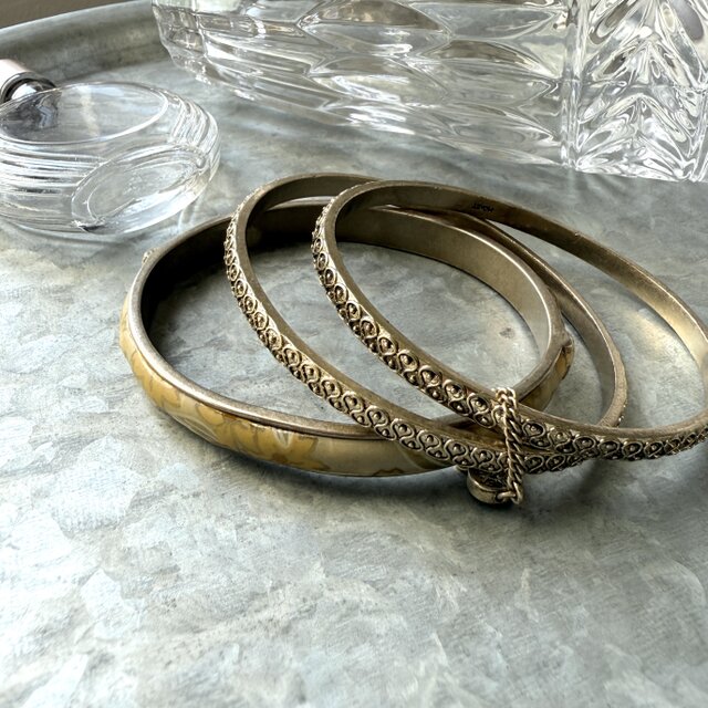 MONET VINTAGE モネ ヴィンテージ ブレスレット ゴールドカラー系 MONET モネ ゴールド ブレスレット バングル 細い ヴィンテージ