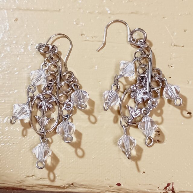 スワロフスキークリアピアス