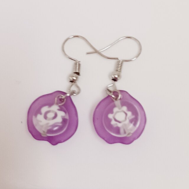 ミルフィオリビーズと花びらパーツピアス