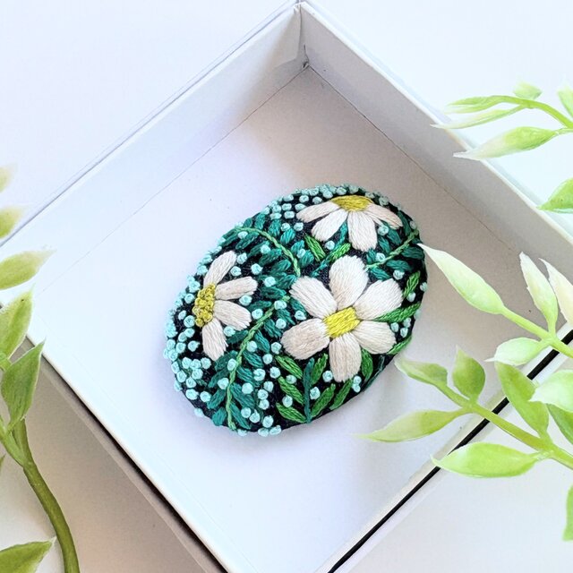 【専用】ハンドメイド　刺繍ブローチ 0707723_4.jpg