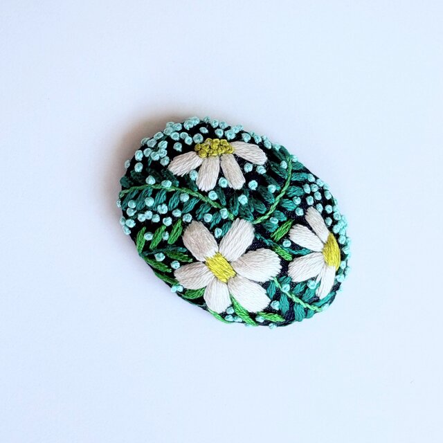 ★新作★ ハンドメイド　刺繍ブローチ　フラワーシャワー ☆新作☆ ハンドメイド 刺繍ブローチ フラワーシャワー 刺繍