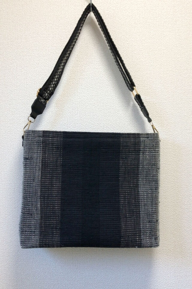 裂き織り　大人シックなワンショルダートート