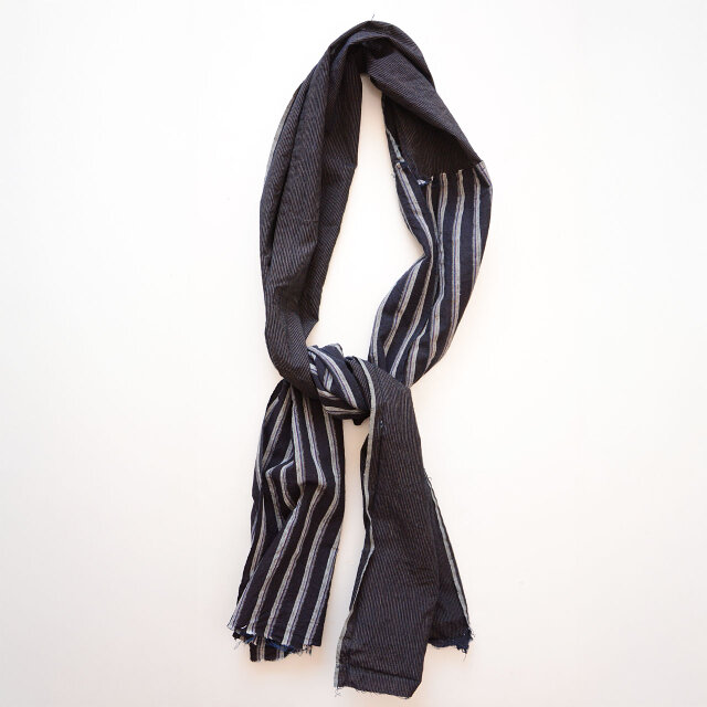 古布 藍染 木綿 ストール つぎはぎ 縞模様 — ハンドステッチが映えるスカーフにもインテリアにも使えるファブリック