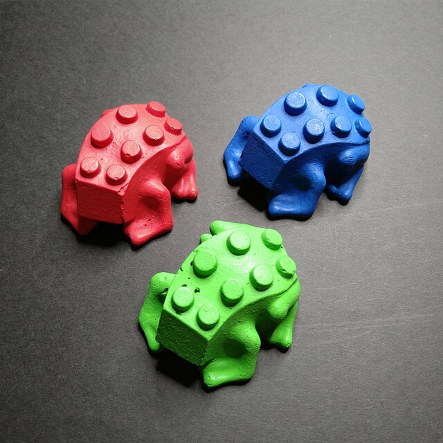 フロック（フロッグ✕ブロックの造語）　赤／青／緑