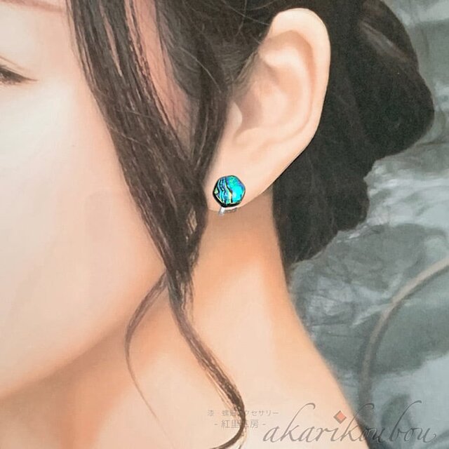 可憐な美しさ　　イヤリング価格となっております fuwari】ガラスチャーム 蝶々 イヤリング(MA)（イヤリング