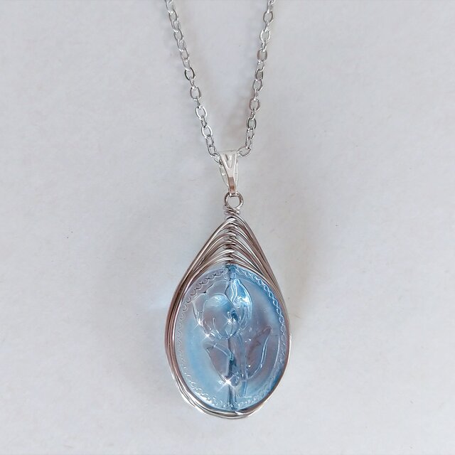 花柄ガラスのサージカルステンレス ネックレス ペンダント