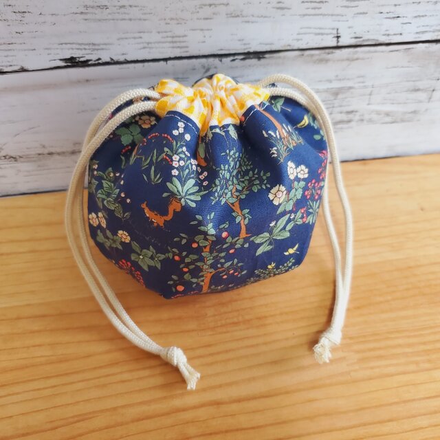 ぷっくりまんまるボール巾着ポーチ  森の動物×ギンガムチェック