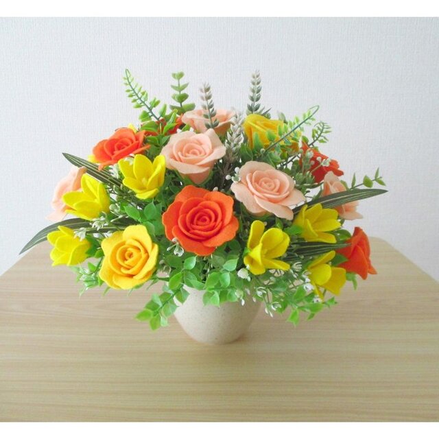 フェルトの花＊夏色バラとフリージア＊フェルトフラワー アレンジメント アートフラワー