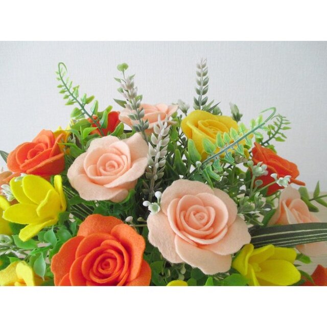 フェルトの花＊夏色バラとフリージア＊フェルトフラワー