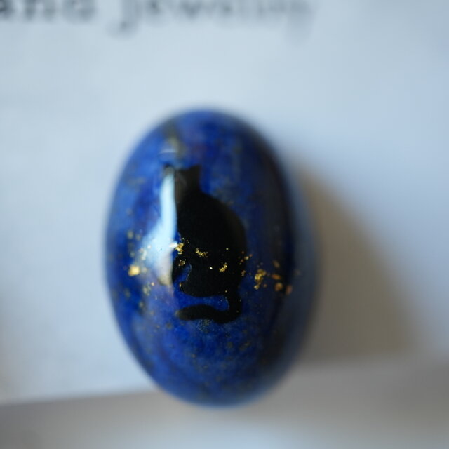 天然石ラピスラズリと黒猫の一粒イヤリング | iichi 日々の暮らしを