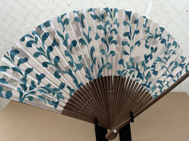 金魚 | iichi 日々の暮らしを心地よくするハンドメイドや