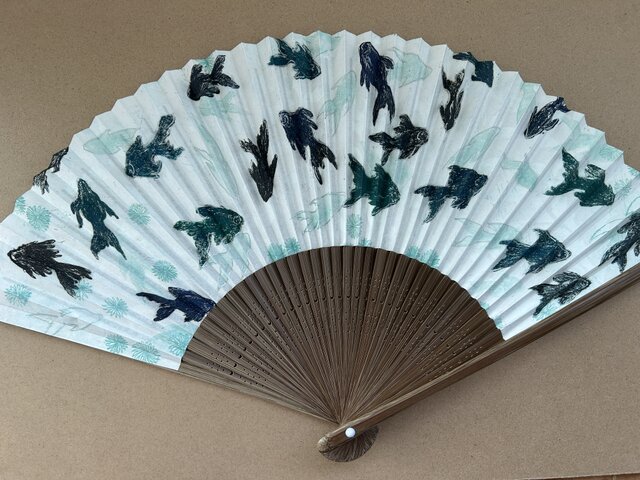 金魚 | iichi 日々の暮らしを心地よくするハンドメイドや