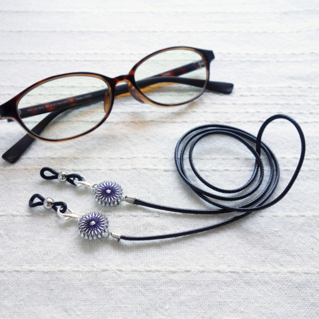 【2way】眼鏡ストラップ / マスクホルダー｜紫×ベージュ｜軽量・上品・実用的な親孝行ギフト