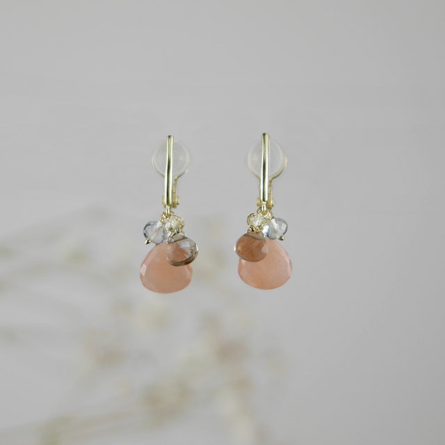 1055 極上カット ピーチムーンストーン ピアス/イヤリング | iichi