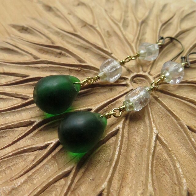 アンティーク ウェディングビーズ 雫 緑 ＋ スクエア ピアス