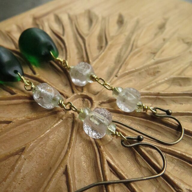 アンティーク ウェディングビーズ 雫 緑 ＋ スクエア ピアス