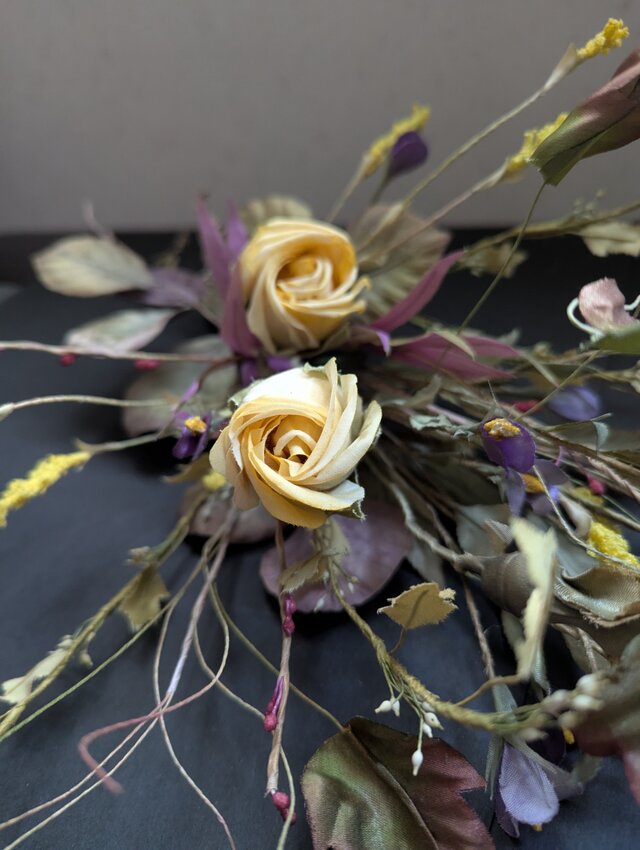 インテリアｽﾜｯｸﾞカナリヤ色の蕾ばらたちＩ31