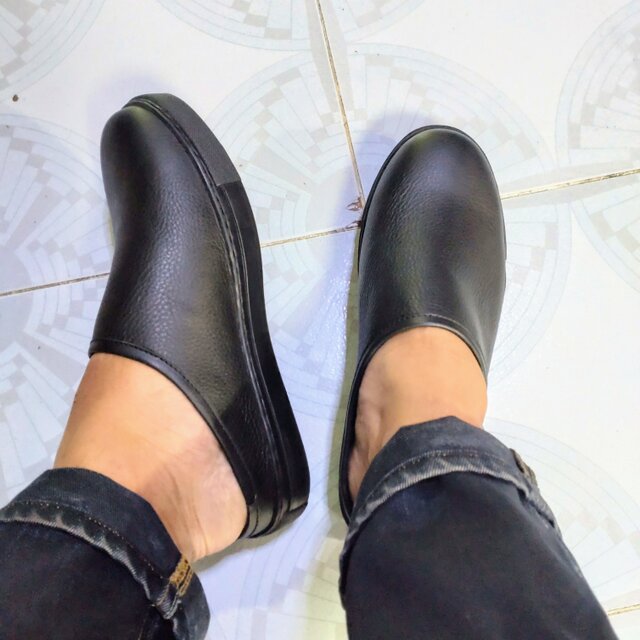 夏場にピッタリ　スニーカースタイルでラフに履ける人気のサボサンダル　